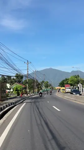 Salah satu jalan favorit di Ungaran, bisa lihat cantiknya Gunung Ungaran #ungaran #gunungungran #ungaransemarang #ungaran24jam #kabupatensemarang 
