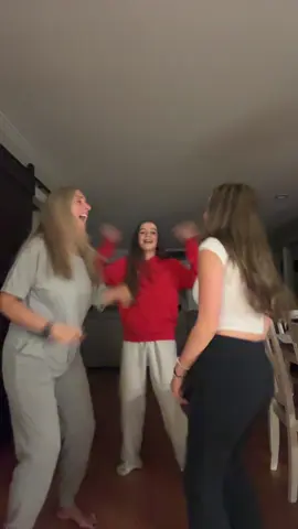 @natalia! LET ME IN!!! #mom #fyp #dance #funny 