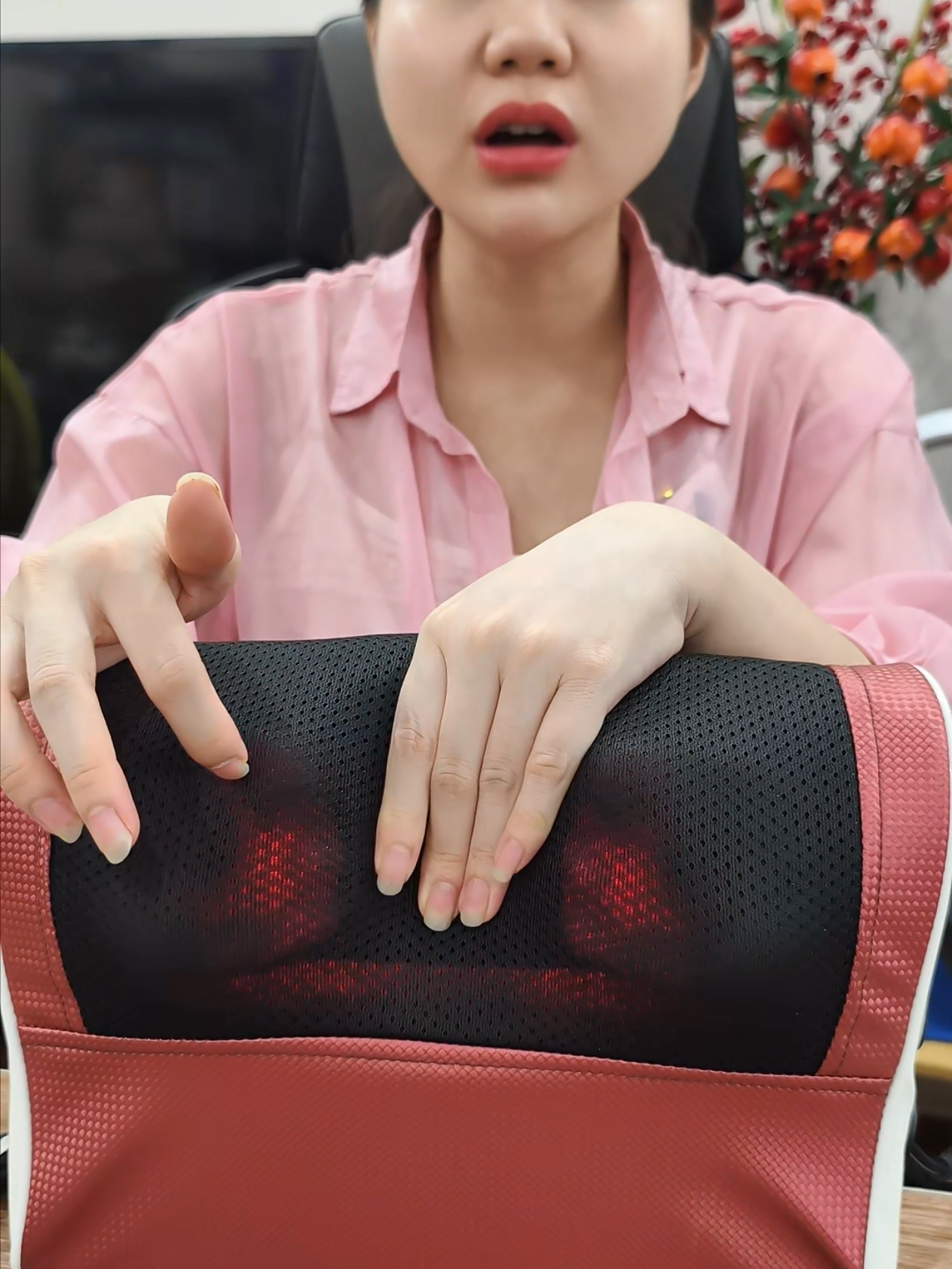 Gối Massage Hồng Ngoại 20 Bi thế hệ mới với 6 nút điều khiển #goimassage #maymassage #chamsocsuckhoe #gocvanphongcuatien 