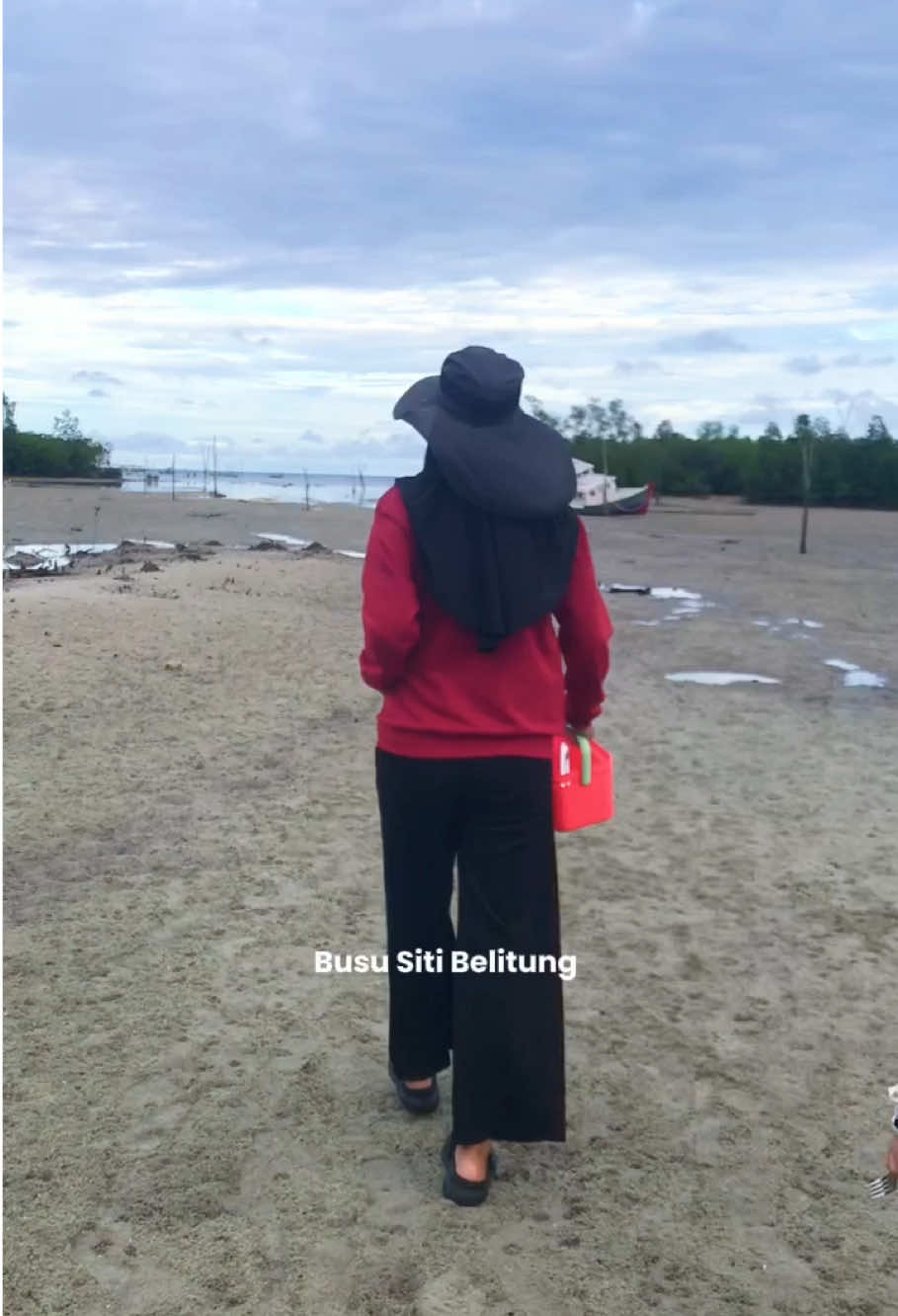 Berburu kepiting dan kerang dipagi hari dan langsung di olah menjadi nasi goreng seafood #fyp #bolang #seafood #hasillaut #kerang 