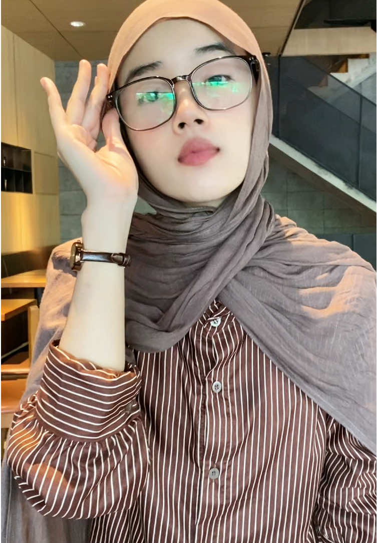 outfit jco study today hehe lagi lagi di jco with serba coklat 
