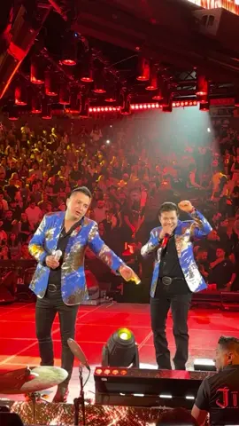 ♥️#juntos #jorgemedina #josicuen #laarrolladora #palenque #tijuana #parati #elruidodetuszapatos 