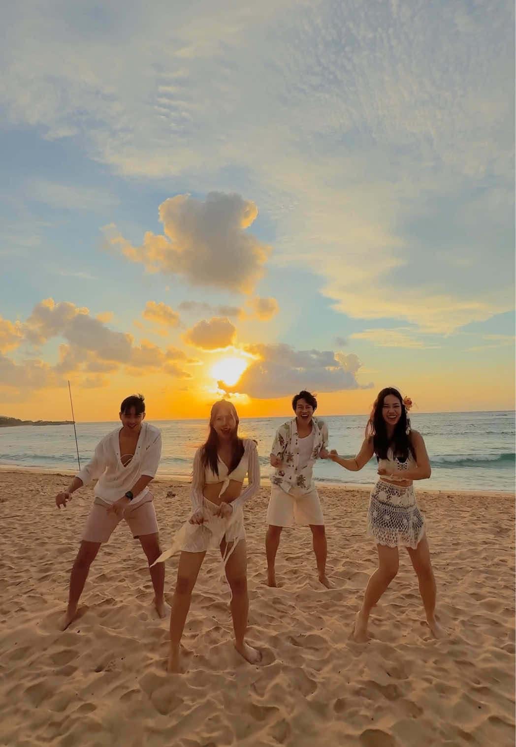 Ternyata versi ini bagus viewnya 😝 ga pernah se-kecanduan itu sama lagu indo 😙  #tabolabale #dance #coupledance @Natya Shina 🌞 @Rendy Pritz 