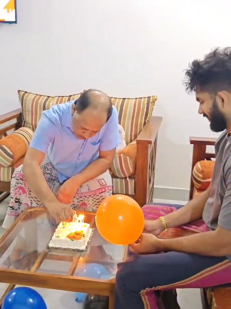 A little surprise for  birthday boy from me, Amma & Thaththa 🎉🎁💖 His smile said it all! 🥹✨ @#Dema @Kavi_Dema  #smallsurprise #bigsmile  #familylove  #birthdayvibes   