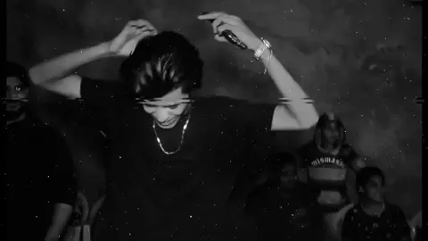 هايي صحيح عليي 🤣🕺 يوسف لاز طلع من سجن #اكسبلور #تصميم_فيديوهات🎶🎤🎬 #يوسف_لاز #explore #fyp 