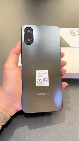 Elegan dalam genggaman, Samsung Galaxy A07 hitam selalu siap buat kamu tampil beda! 📱✨ #SamsungGalaxyA07 #gadgetindonesia #samsungindonesia #TechStyle #MobilePhotography     
