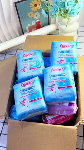 Combo 10 gói tặng 2. Băng vệ sinh bạc hà thảo mộc 109k #emchintaphoa #xuhuong #xh #bangvesinh 