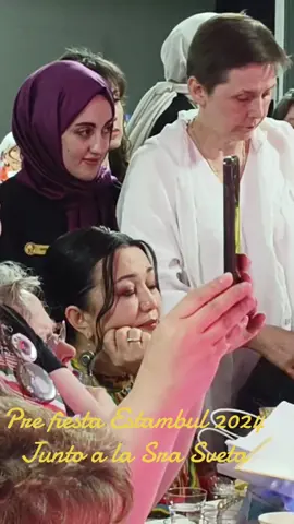Recordando la pre fiesta en Estambul 🎊 Mayo 2024, ahí estoy junto a la Sra Sveta 💚 gracias a la Dear que me grabó #musica #outfit #dimash #amistad #DearsUnidas @Dimash Qudaibergen @Канат Айтбаев @Mansur Qudaibergen 