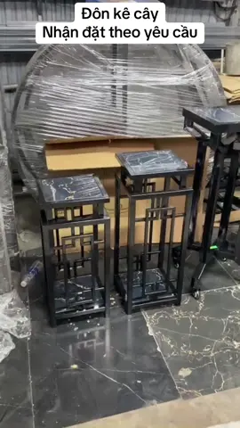 Chia sẻ Quý vị! Mẫu đôn kê cây sđt liên hệ làm đôn; 0379 66 2222📌 #namlebonsai  #bonsaivn  #bonsai  #bonsaitree  #quangtungart  #art  #bonsaiindonesia  #bonsaiworld  #banyantree  #penjing  #reesl  #caycanhvn