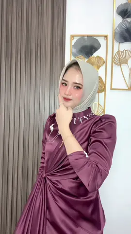 Ga bisa burgandy terlalu cakep🥹🫶🏻#dresskondangan #dresscantik #dresmewah  #inspirasibridesmaid #promoseruweekend 