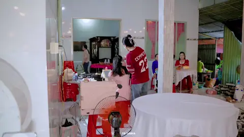 Nay làng bên rộn tiếng cười zui🥰 #tdmedia #botquayphimcuoi #tdwedding #chuyentramnam #damcuoimientay 