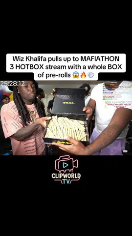 Wiz Khalifa pulls up to MAFIATHON 3 HOTBOX stream with a whole BOX of pre-rolls 😱🔥💨 #fypシ #fyp #kaicenat #wizkhalifa #twitch @Kai Cenat @Wiz Khalifa 