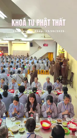 Nghi thức cúng Quá Đường trong Khoá Tu Phật Thất tại chùa Hoằng Pháp 🙏🏻 #hanhtrinhthienduyen #chuahoangphap #thiennguyen #phatphap #tuoitrehuongphat 