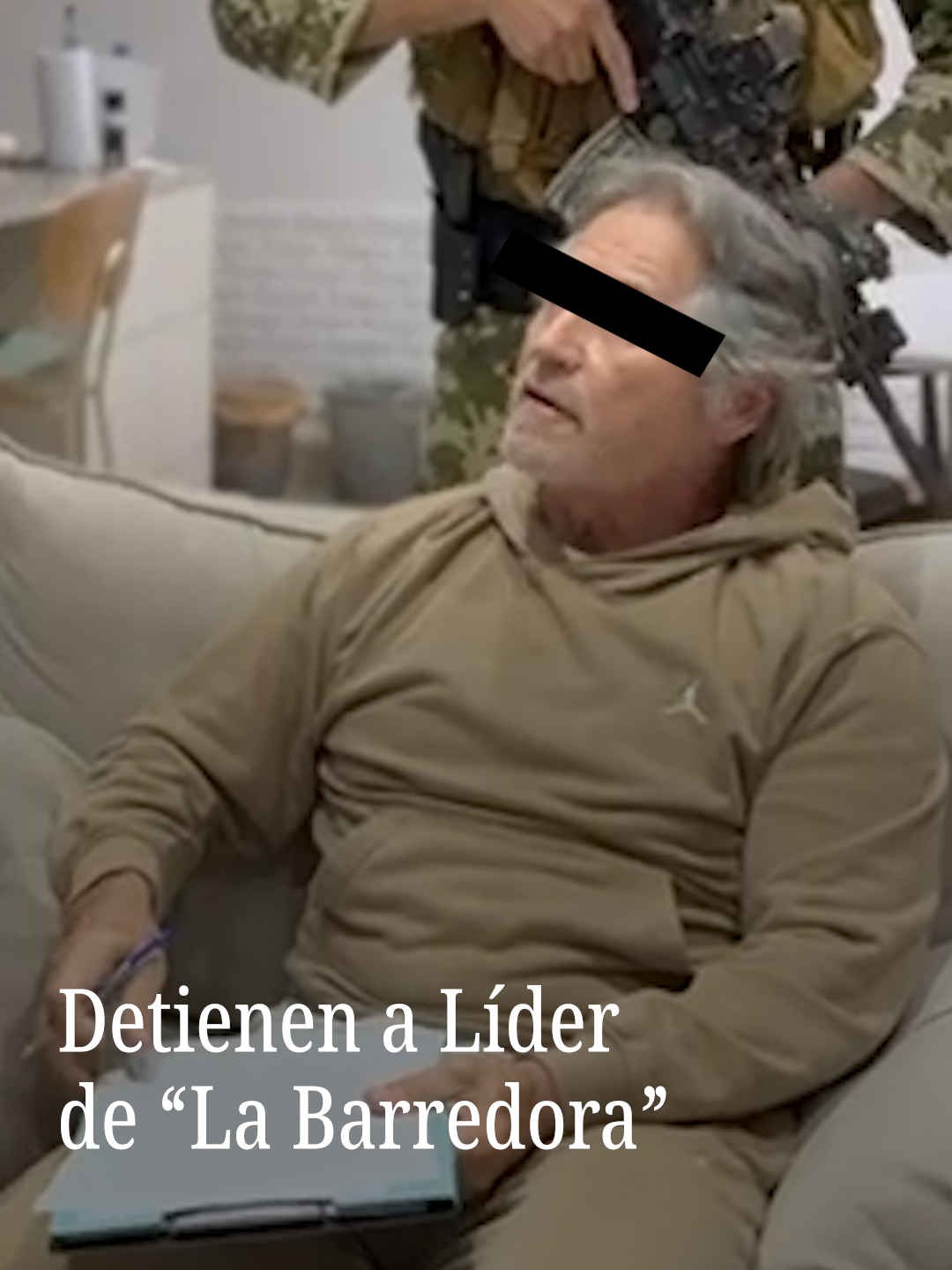 Hernán “N”, exsecretario de Seguridad de Tabasco durante la administración de Adán Augusto López y presunto líder de la organización criminal conocida como “La Barredora”, fue detenido en Paraguay. #LaBarredora #seguridad #Requena