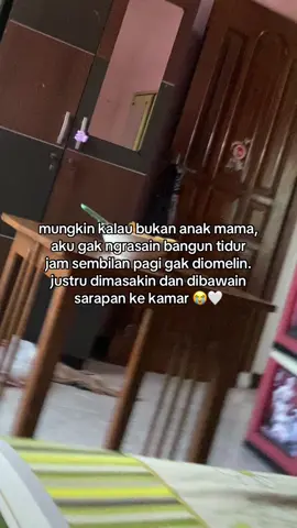 mama tuh cerewet bangettt tapi dari dulu kalau hari libur mama gak bakal ganggu aku tidur sampe akhirnya bangun sendiri, sekalipun itu jam 12 siang. pas bangun disambut dengan masakan mama dan disuruh makan duluu, baru deh aktivitas yang lain 🥹