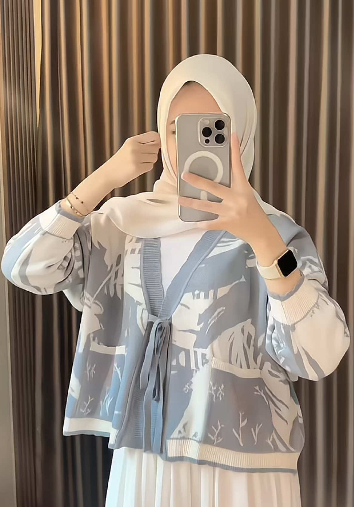 punya cardi lucuw🤍