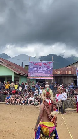 Pentas Caci penti weki peso beo kumba✨#ruteng_manggarai_flores #cacimanggarai #manggarai 