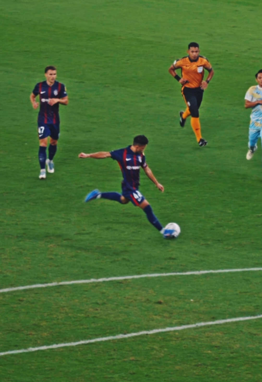 Arif Aiman blasts it from outside the box 🚀⚽️  #JDTforAll  #TheTMJeffect  #whatcanyoudo  #LuaskanKuasamuJohor 