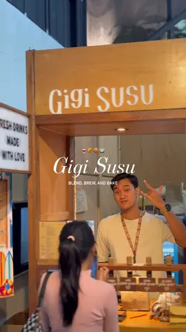 Ke @gigisusubakery dulu yuk! 🥤🥐🍪🍵✨ ❗️TEMPAT HITS DI BALI KINI HADIR DI SEMARANG❗️ Gimana sih rasanya jadi orang Canggu semalam 😎🌸? Yang katanya “pusat OOTD cewe-cewe Jaksel kalau lagi ke Bali”, sekarang lagi mampir main ke Semarang lho 👀! Which is kamu ga usah repot-repot ke Bali buat cobain makanan hits satu ini ✈️ Katanya lagi sih, belum afdol kalau ke Bali tapi belum ke Gigi Susu? Coba kita buktiin apakah se-worth it itu hidangan mereka? Langsung cus aja, ga bertele-tele ini yang kita pesen: - Croissant 60k 9/10 - Almond Croissant 60k 9/10 - Matcha Oat Vanilla 80k 9/10 Oiya FYI, untuk stand di Semarang ini menunya “NO PORK NO LARD” ya kawan-kawan! Jadi aman 🤗 Selain Gigi Susu, juga banyak food tenant dari Bali langsung lainnya yang bisa kalian coba, kayak Sate Babi Bawah Pohon, Nasi Pedas Bu Andika, dan masih banyak lagi! Totalnya ada 25 tenant yang dibawa Foodphoria Festival Vol. 3 kali ini 🤭 EITS BESOK HARI TERAKHIR BANGET! JANGAN SAMPAI KELEWATAN 🤸🏻‍♀️ 📍 AWANN COSTA 📅 5 - 14 September 2025 ⏰ 10.00 - 22.00 #kulinersemarang #jajansemarang #visitsemarang #kulinerbali #festivalkuliner 