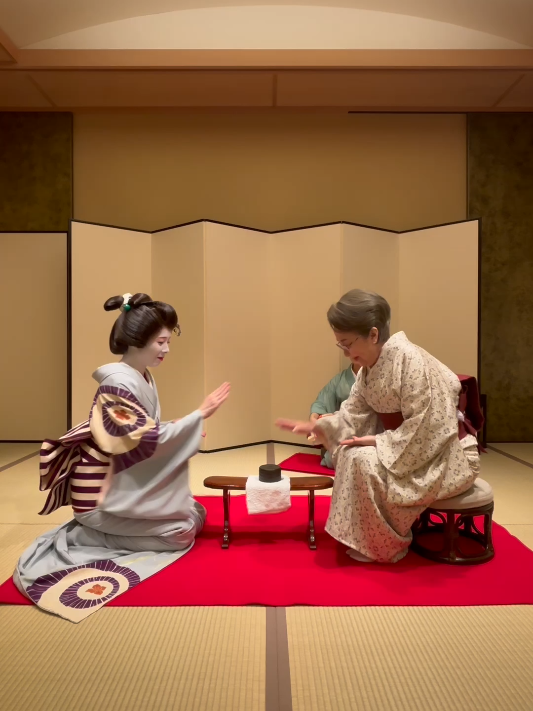 Can a geisha beat a CEO?#geisha #浅草芸者 #asakusa