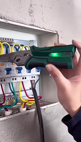 8-in-1#tool #handyhacks #remodel #remodel #wirecutter 