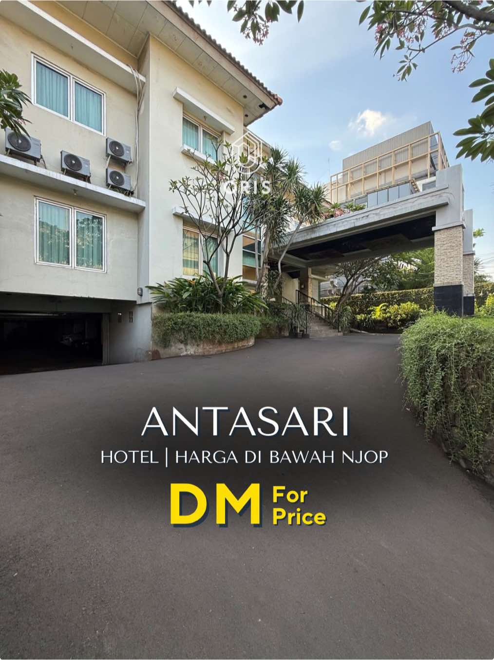 For Sale Dibawah Harga Njop Hotel Mewah Di Antasari Jakarta Selatan Detail : Luas tanah : 1.498 m² Luas bangunan 2.400 m2 Document : SHM Bangunan 2,5 lantai + 1 Basement Apartment 8 unit Deluxe Room 8 unit Junior Suite 6 unit Family Room 3 unit Family Suite 2 unit Fasilitas: Swimming Pool Resto Back Office Security Post Laundry Room Maintenance Room Staff Room Parkir 15 mobil Kitchen  DM For Price More Info : 0821-2298-9532 ... #jakarta #hoteljakarta  #fyppppppppppppppppppppppp  #xyzbca #fypage 