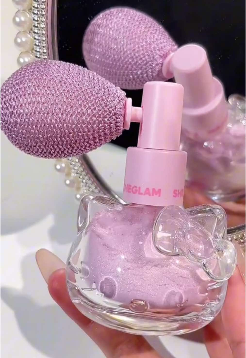Phấn Xịt nhũ bắt sáng Hello Kitty 🥰 #makeup #phanbatsang #nhumatkimtuyen #xuhuong 