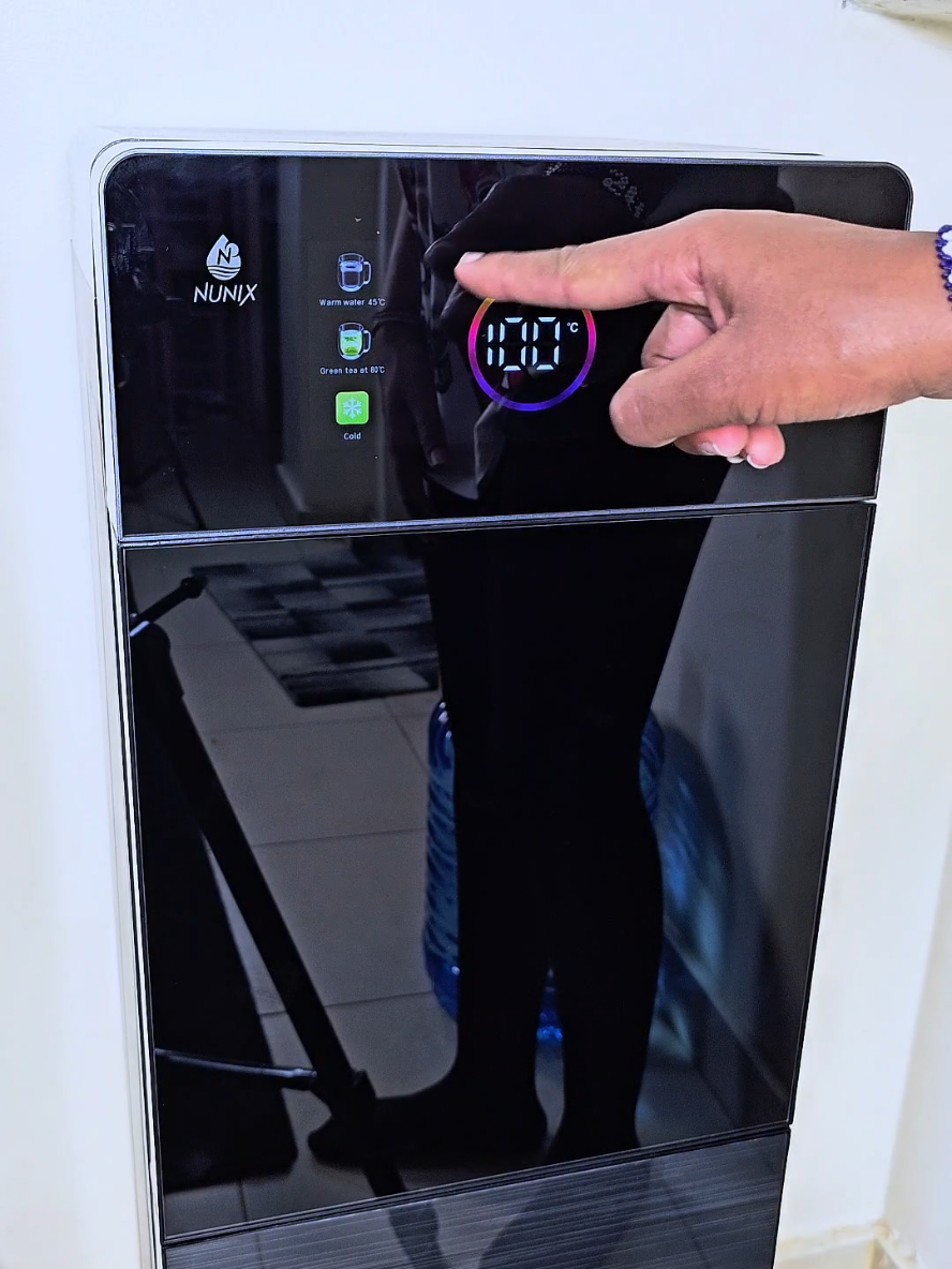 > > 3 Tap Bottom Load Water Dispenser with Touch Panel << Comment with 