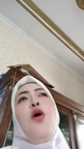 Ikutan nyanyi gak bisa dibisain yg penting bahagia😂#fypシ゚ #fyp #bahagiaitusederhana #tiktok #viral 