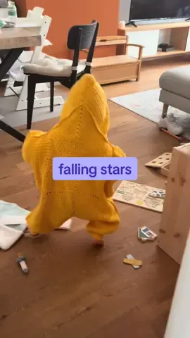 It’s a falling star!  #crochet #starsuit #toddler #crochetsuit #fallingstar 