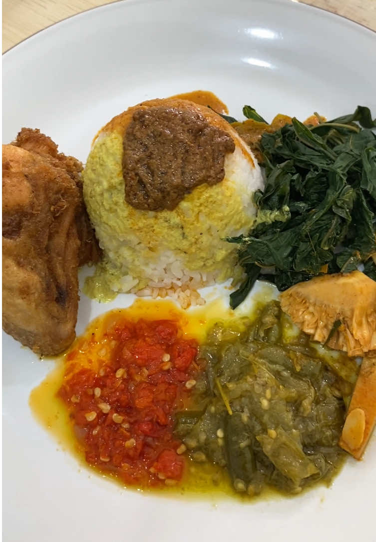 Jangan lupa sanak mampir makan siang di Rumah Makan SIDI JAYA Masakan Padang 🤗🙏 #nasipadang #nasibungkus #masakanpadang #lamakbana #makananviral 