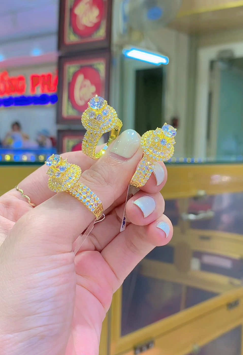 Nghệ thuật là ánh tuyệt vời 🤩#nhanhottrang #tiemvanghongphat #70tayninh #xuhuongtiktok 
