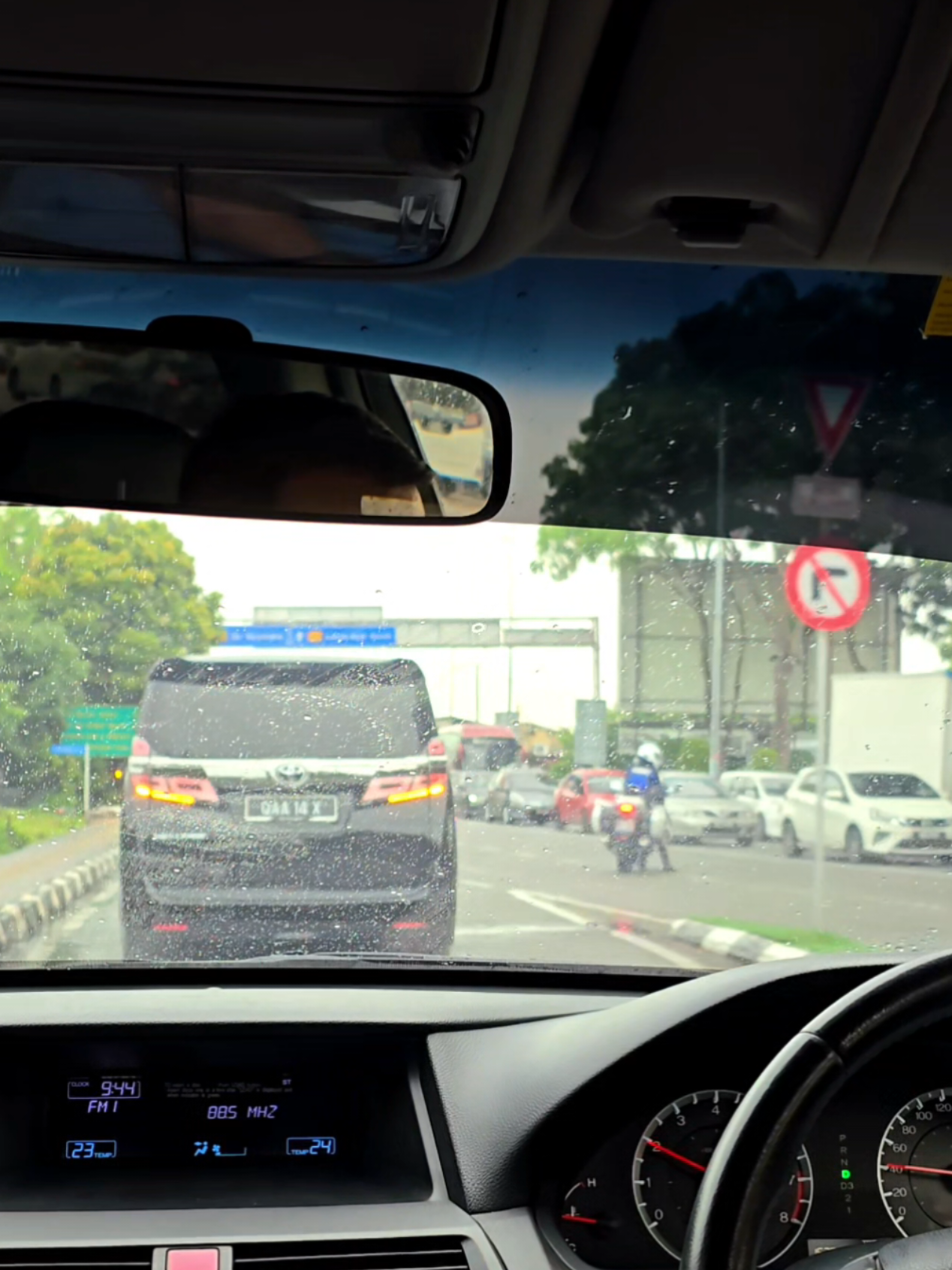 Raining Day. Thank you JPST Melaka...^.^ #eskot #polistrafik #pengiringrapat #pengiring #pdrm 