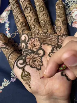 💚💚 #mehndidesign #hennaartist #vairal #followerstiktok #viralvideo #fypp 