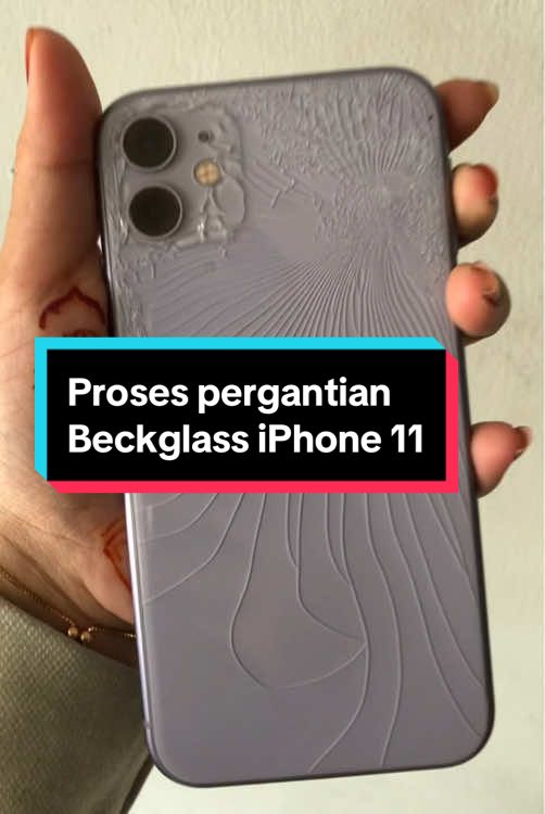 Semua butuh proses termasuk proses pergantian beckglass iPhone 11 ini Yuk simak #langit3ngadget #backglass #serviceiphone #teknisihp #servicehp 