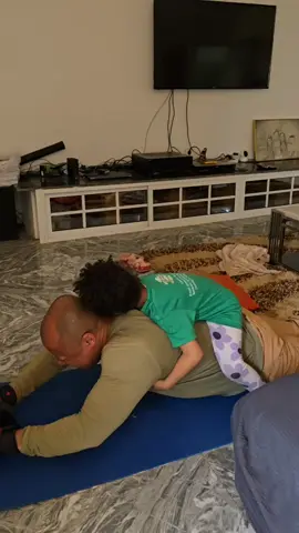 - QUERES SUPORTAR O PESO DA TUA DAMA ENQUANTO FAZES AMOR COM ELA NO COLO? - QUERES TER UMA COLUNA FORTE QUE SUPORTA O CARREGAMENTO DE CARGAS PESADAS? - QUERES CONTROLAR O CRESCIMENTO DA BARRIGA? - QUERES DIMINUIR O RISCO DE CONTRAIR HÉRNIA DISCAL? FAÇA MUITOS EXERCÍCIOS DESSA NATUREZA, DE FORMA A TER UMA ESTRUTURA CORPORAL FORTE QUE SUPORTA CARREGAR UMA BOTIJA DE GÁS CHEIA SEM PROBLEMAS DE CONTRAIR UMA HÉRNIA DISCAL. DESEJO-VOS UM FIM DE SEMANA ABENÇOADO!