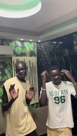 A young talented artist @@Majak Yom official is here with another sweet tune 🎶 in love #southsudanmusic🇸🇸 #southsudantiktokers🇸🇸 #sunriserecords #thesoundthatmakeyoumoves 