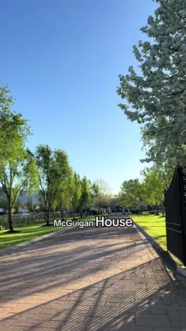 New luxury wedding venue in The Hunter Valley! Save this one to show your fiance!  McGuigan House!  It’s Luxe, stylish, accommodating and will wow you and your guests in all the right way!  This venue is ready to book out and be THE venue in the Hunter valley to wed at!  @mcguiganhouse @Wedshed @Wedshed-Managed  #weddingvenue #huntervalleyweddingvenue #huntervalleycelebrant #huntervalleywedding #weddingtok 