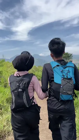 @Bataxx🧿☄️ @tiara #f #foryoupage #fyp #bucin #mountain 