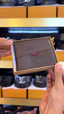 Levi’s မီးရှို့ခံသားရေအစစ်မှကြိုက်တဲ့ ဘော်ဒါတို့အတွက်✌🏻🤎 M&Y Men Accessories and Eyewear Shop #viber09950466006 #viewsproblem😭 #viewတက်စမ်းကွာ👊 #trending #luxary #premiumquality #leather #tiktokviral #fypシ #wallet #levis #realleather 