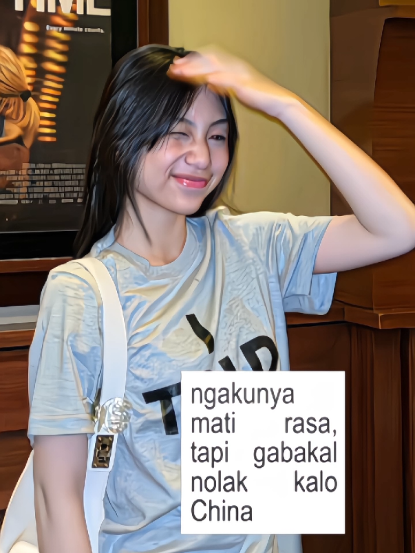 itu bunga buat di kasih ke gua ga sih? 🤭 - #michiejkt48 #jkt48 #jkt48edit #trending #lewatberanda 