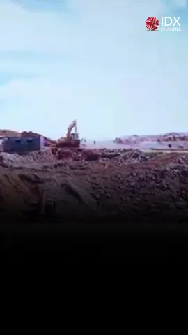 Pemerintah akan memperkuat PT Timah sebagai penguasa utama izin usaha pertambangan (IUP) timah. Serta melibatkan masyarakat dalam pengelolaan. Langkah ini bertujuan untuk memastikan penataan tambang timah berjalan lebih terstruktur. #idxchannel #idxchannelcommunity #timah