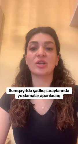 Sumqayıt da daxil olmaqla, ölkədə şadlıq saraylarından havaya buraxılan tüstü əhali arasında narazılığa səbəb olub. Sumqayit24.az xəbər verir ki, yaxın günlərdə ölkə ərazisində fəaliyyət göstərən şadlıq saraylarında və ictimai iaşə obyektlərindən havaya atılan tullantıların ekoloji normativlərə uyğunluğunu yoxlamaq üçün monitorinqlərə başlanılacaq. Dövlət Ekoloji Təhlükəsizlik Xidməti və Ətraf Mühitin Çirklənməsinin Monitorinq Qrupunun əməkdaşları tərəfindən sentyabrın 13-dən etibarən iaşə obyektlərində və şadlıq saraylarının ətrafında ölçmə işləri aparılacaq. Monitorinqlər zamanı havaya normadan artıq tullantı atan obyektlər müəyyən edilərək onlar barəsində qanunamüvafiq tədbirlər görüləcək. #sumqayit #sumqayıt #сумгаит #sumqayit24 #sumqayitxeber    