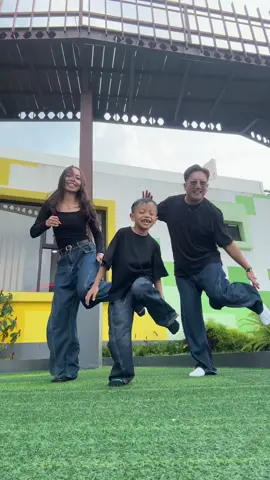 Anaknya pengen dance roblox 😁 