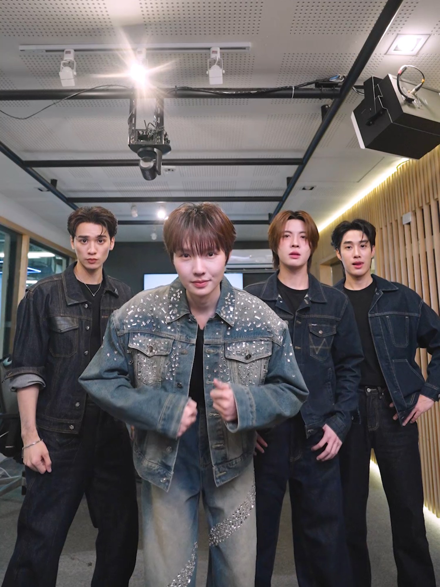 มีแต่คนพร้อมแบกให้กัน (ෆ˙ᵕ˙ෆ)♡ 📌ดูรายการ Flex Talk ย้อนหลังได้ทาง YouTube : FlexConnect @harit.keng @nampingster @what.if.hub @firstone_wnk @domunditv @mandeework . #Flex1045xKhemjira #KhemjiraTheSeries #เขมจิราต้องรอดseries #MandeeWork #FlexTalk #FlexConnect #Flex1045