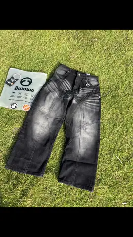 Baggy pecah pola yang kalian cari🤩🙌🏻 #promoseruweekend #baggy #baggyjeans #celanajeans #pecahpola 