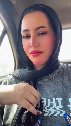 لطيفة بتسلم عليك 😂#fyppppppppppppppppppppppp #viral #fy #fyp 