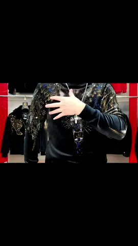 New autumn style🔥Rhinestone wolf black round neck pullover sweatshirt#tiktok #newtrend #fyp #fashion #foryou 