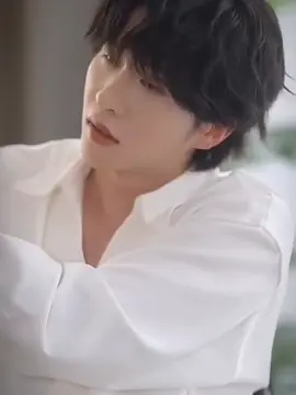 🤣🤣กะว่าจะออกไปข้างนอกซะหน่อย เมียจับได้ซะงั้นนนน...เอ็นดู #houchengyue #zhangjijun #หนังสั้นจีน #CapCut 