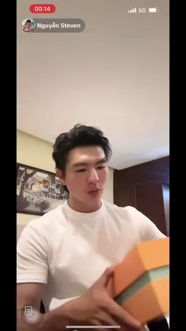 Cái mặt thèm bánh trung thu #stevennguyen #tieunhadau #tieunhadaucuastevennguyen 